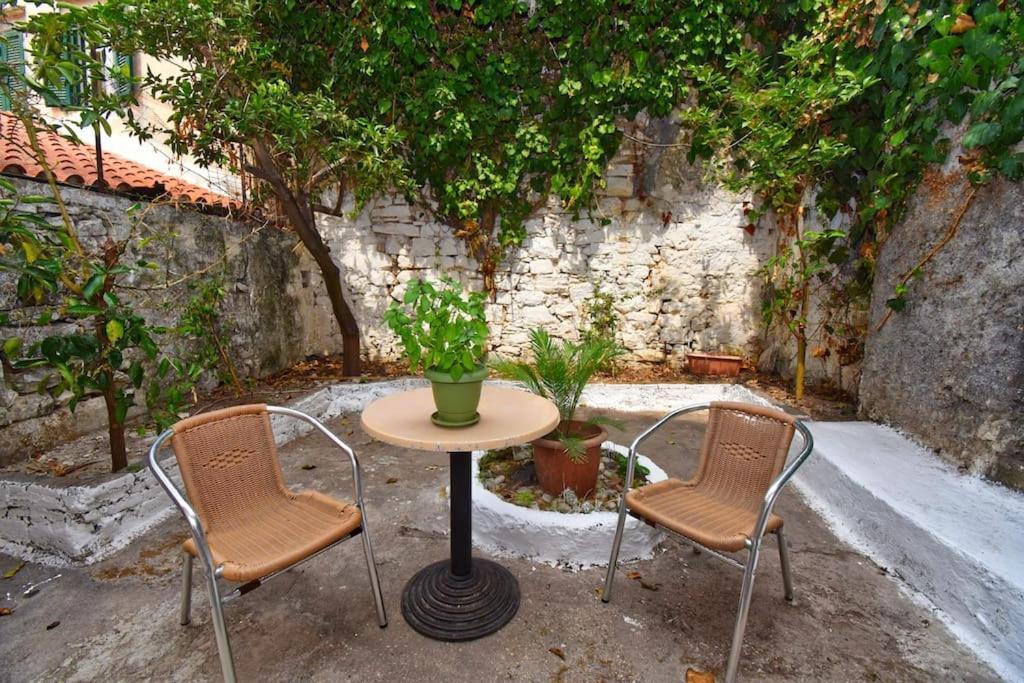Traditional House With Ivy Garden Corfu (city) Exterior foto