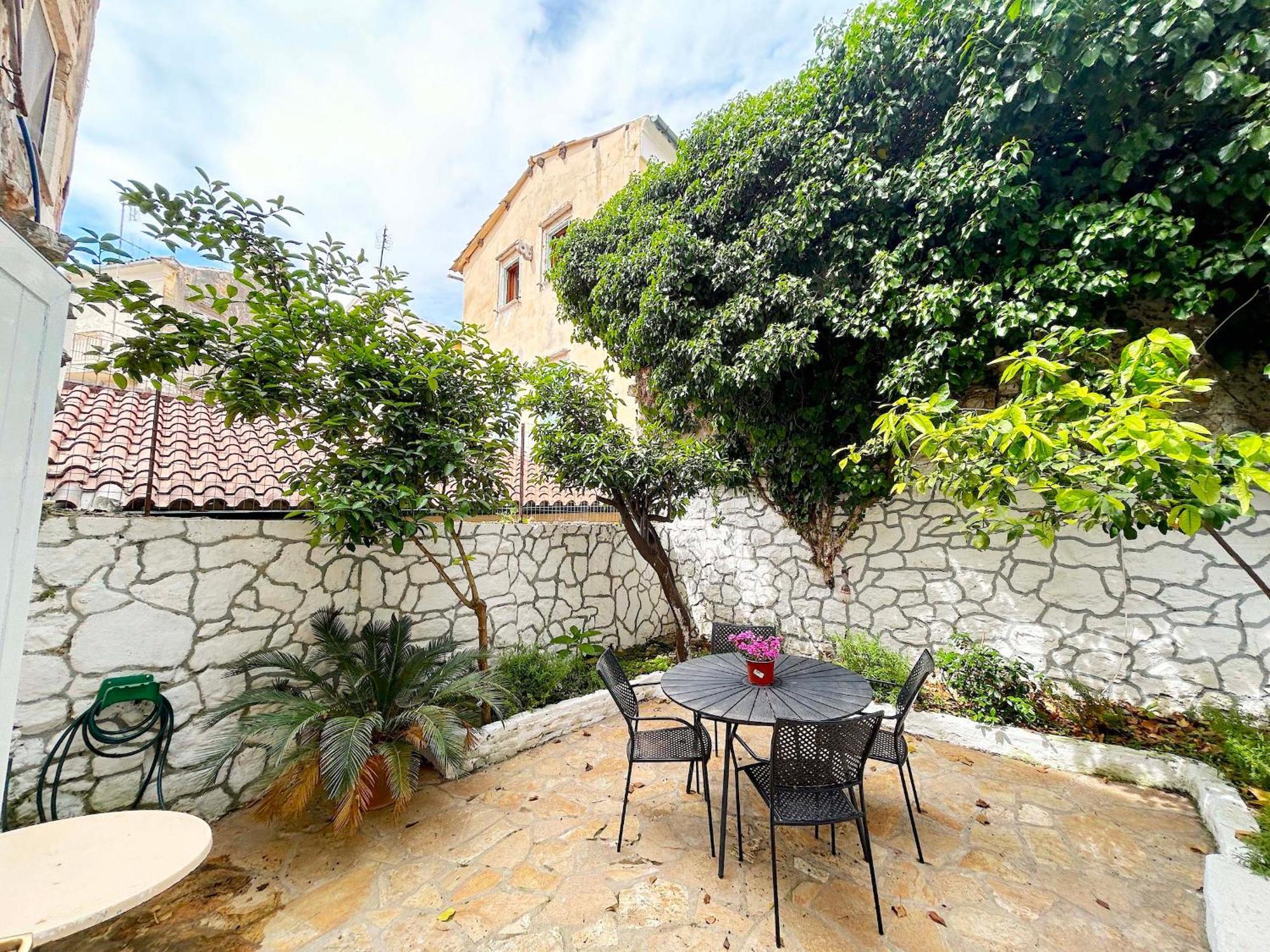 Traditional House With Ivy Garden Corfu (city) Exterior foto